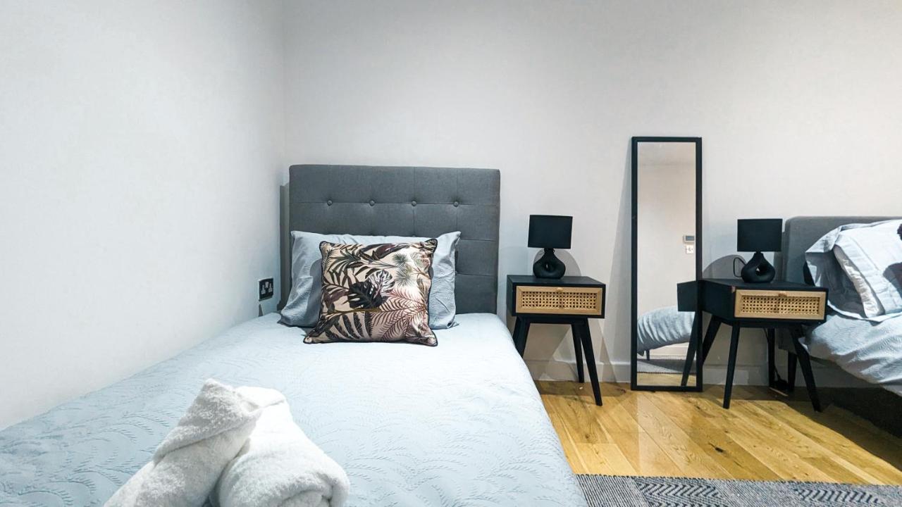 Spacious Apartment In Trendy Hackney ロンドン エクステリア 写真