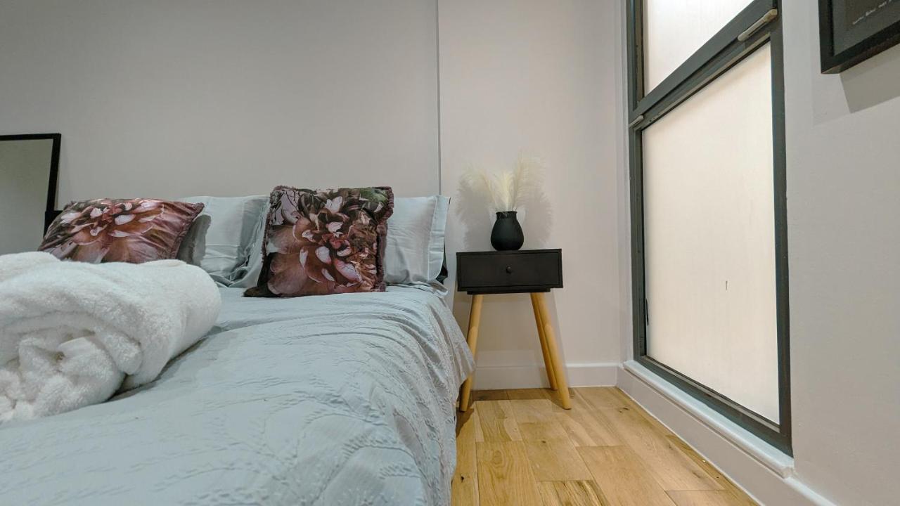 Spacious Apartment In Trendy Hackney ロンドン エクステリア 写真